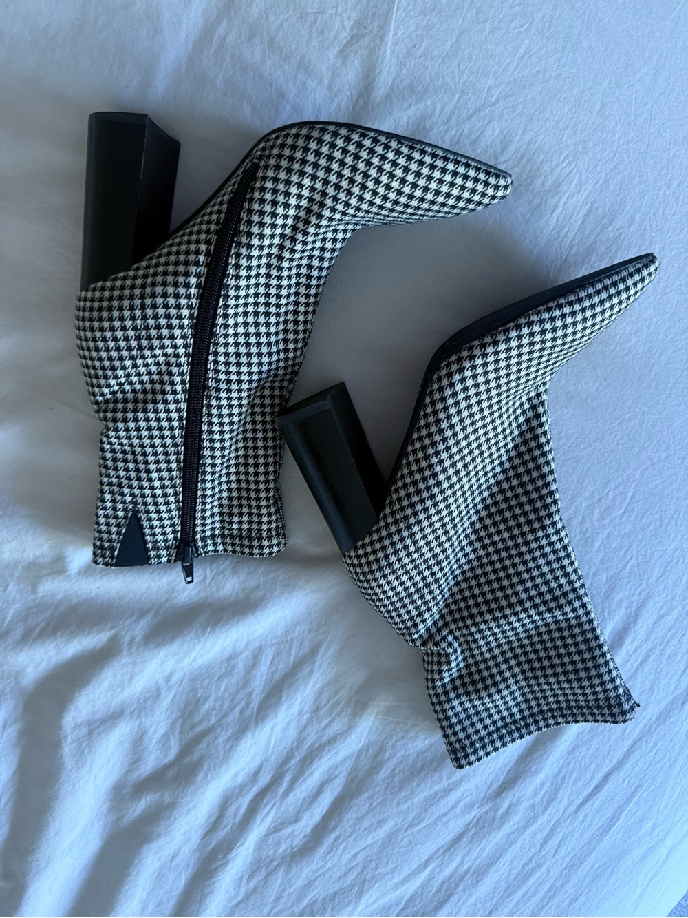 Jeffrey Campbell Houndstooth Print Siren Booties Size 9 - Picture 7 of 8